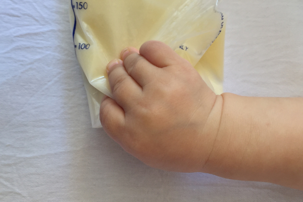 Expressing Your Milk With Hand or Pump - NursElet – NursElet®